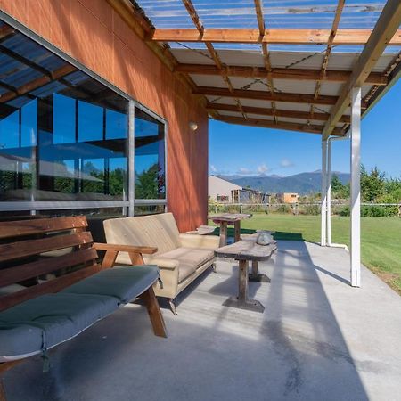 Bob & Maxines Backpackers Hostel Te Anau Bagian luar foto